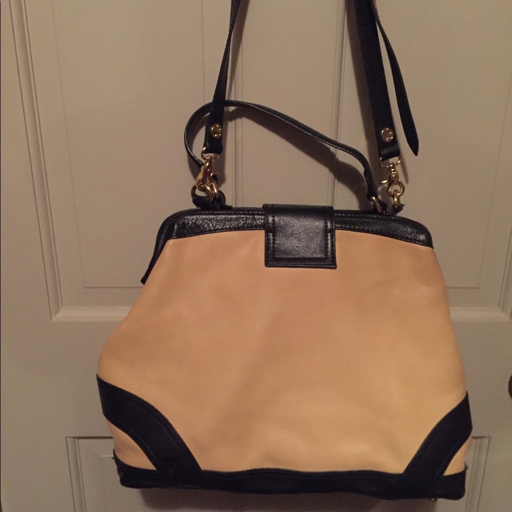 Tan and black large leather handbag - Picture 3 of 5
